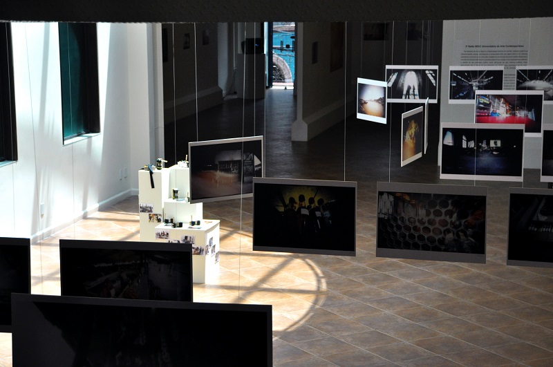 Vista de uma exposição de fotografias pinhole realizada no Centro Cultural Sesc Boulevard em 2011. Foto: Debb Cabral